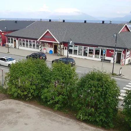 Pa Hjornet * Skjervoy